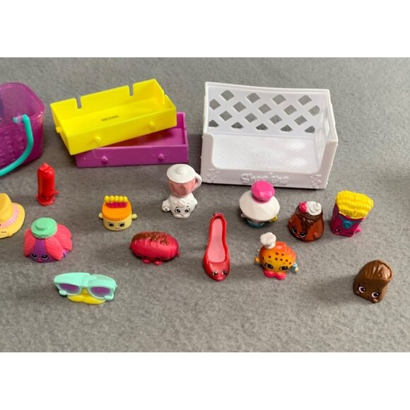 Shopkins Miniature Figures & Accessories Lot - Moose Toys - Picture 7 of 7